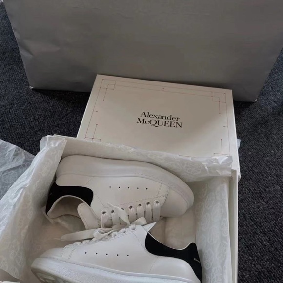 Back And White Men's Shoes Alexander McQueen - Picture 7 of 7